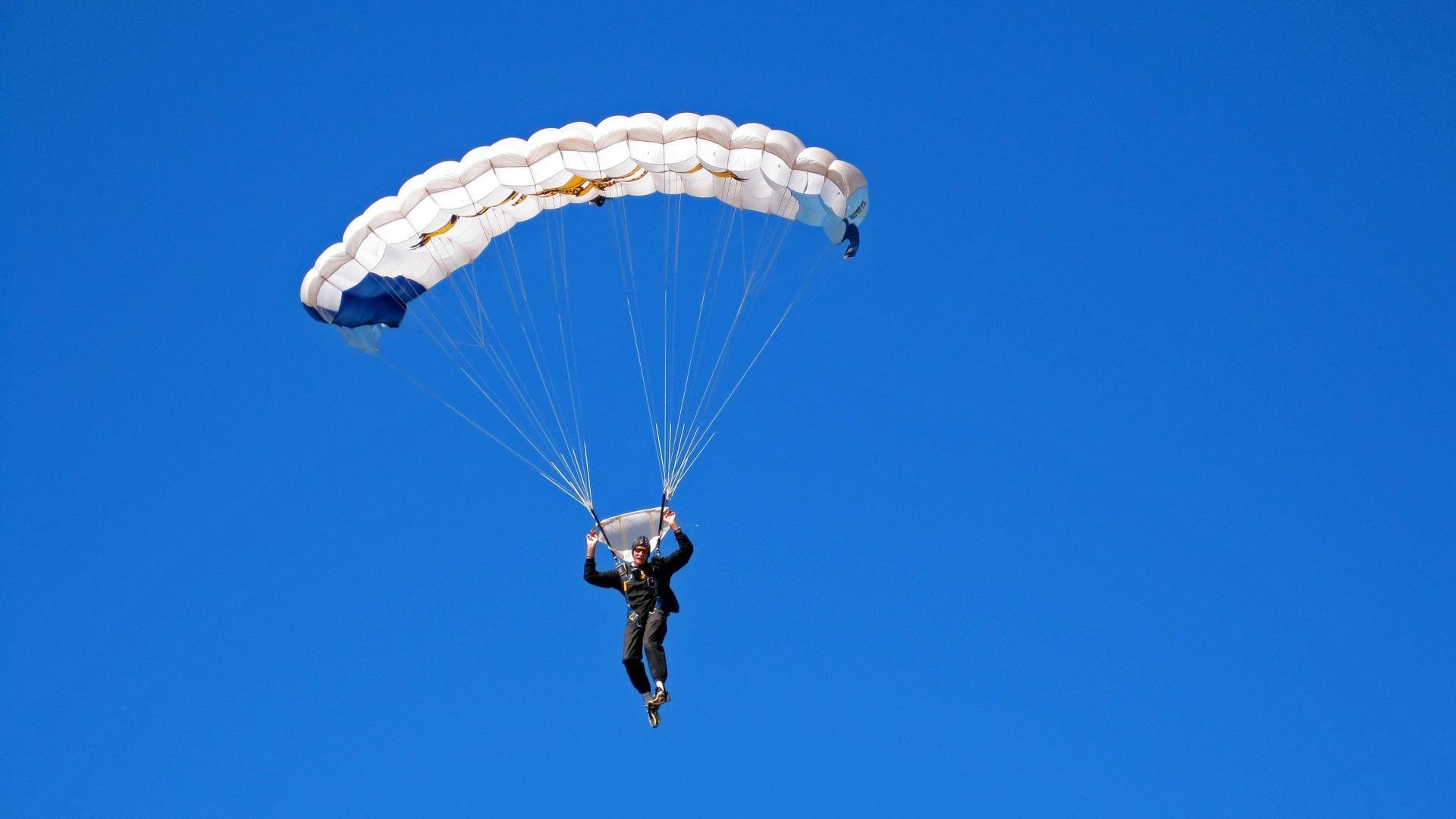 【裁判揭秘】犯规判罚的精准标准,如何确保比赛公正?,犯规判罚方法